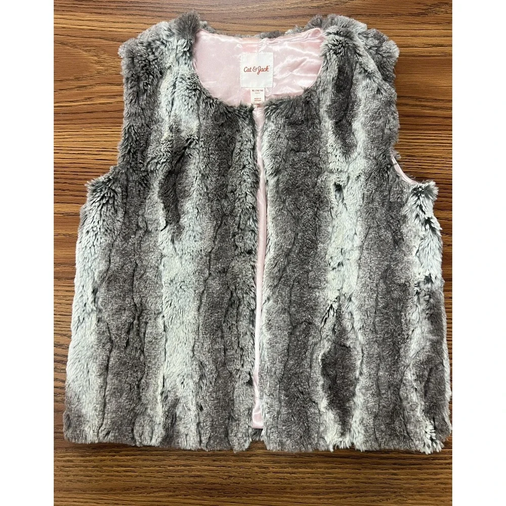 XL 14/16 Cat & Jack‎ Girls furry vest vvguc if not EUC